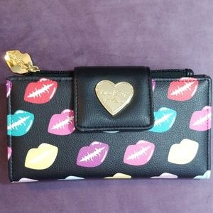 Betsey Johnson Luv Lips Wallet